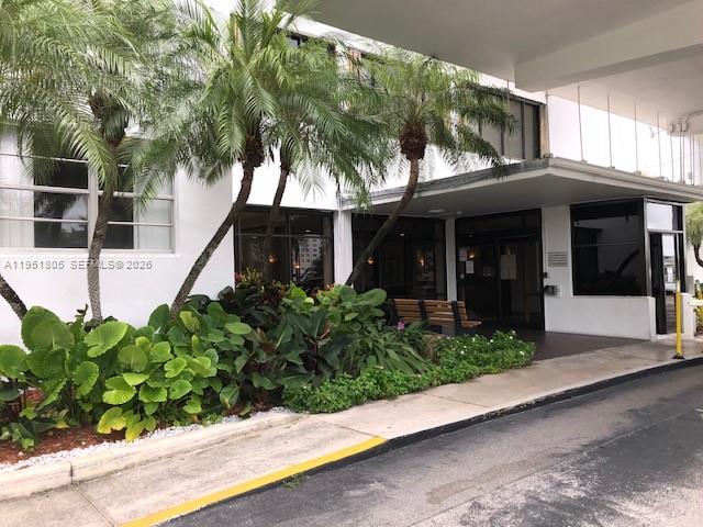 2801 NE 183rd St 709W