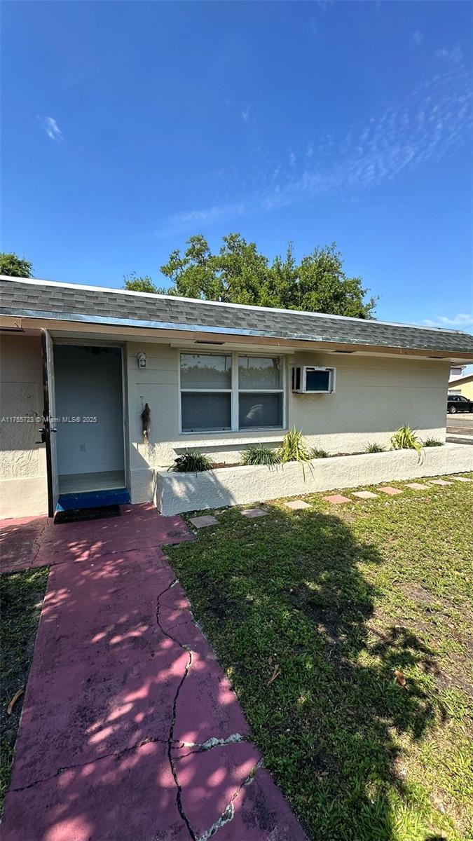 Rental Property at 715 Sw 6th St 2, Dania Beach, Miami-Dade County, Florida - Bedrooms: 2 
Bathrooms: 1  - $2,000 MO.