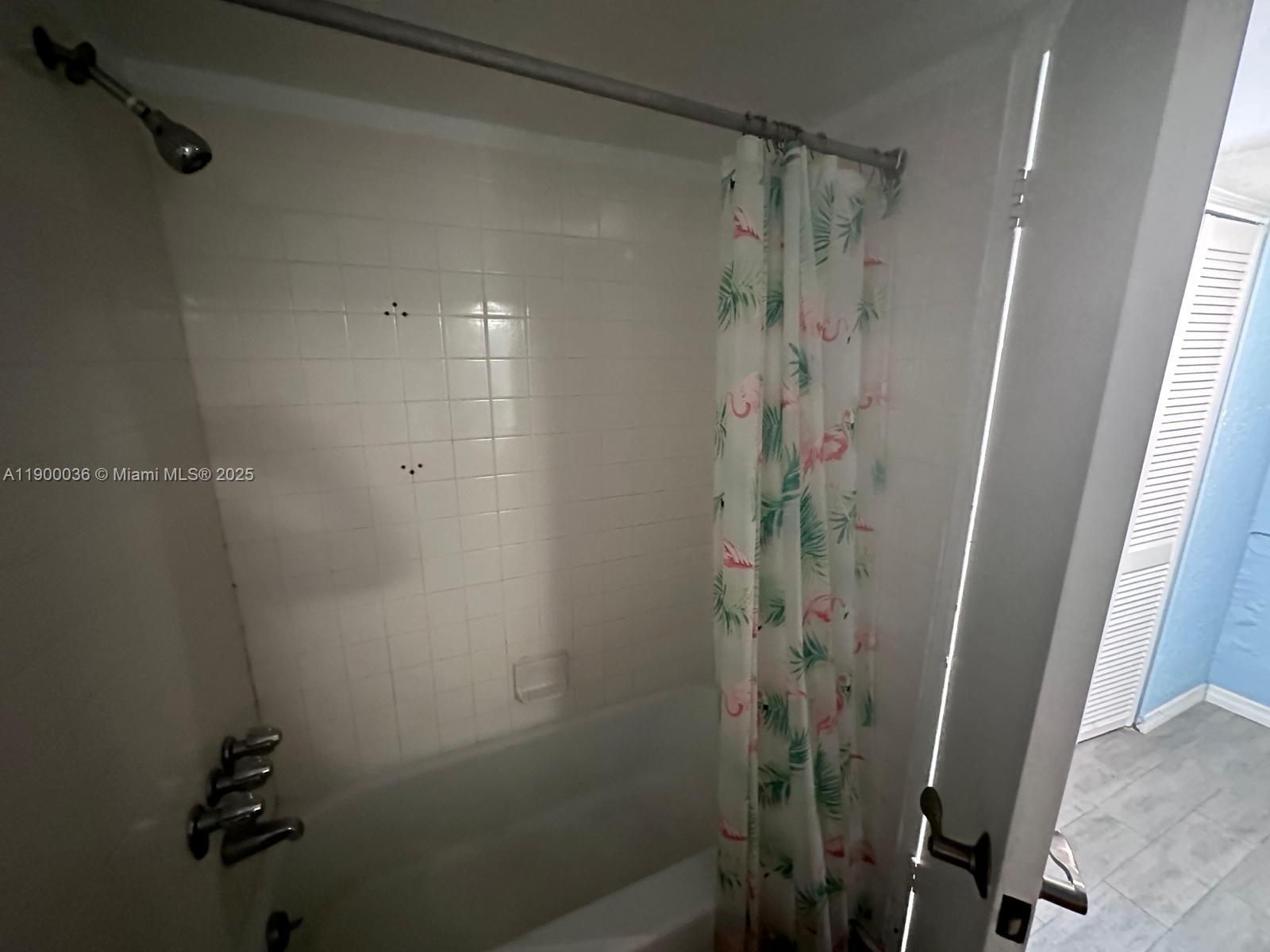 DIPLOMAT GOLF & RACQUET C - Residential Lease