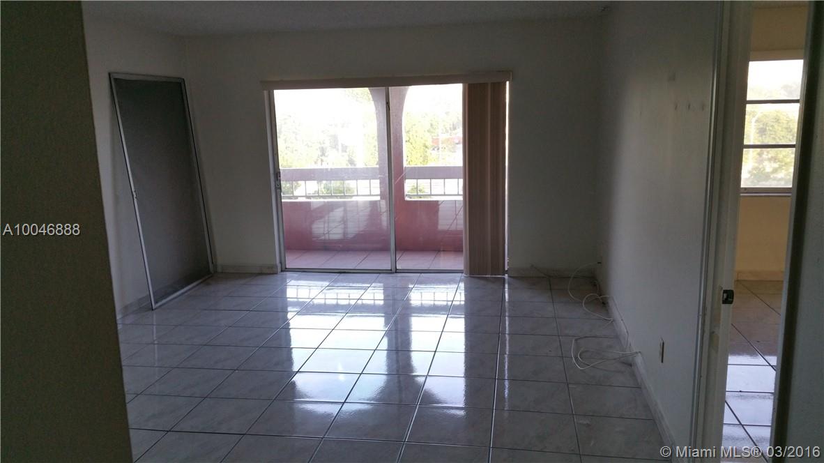Very convenience location close to Palmetto & Dadeland Mall. The condominium is very clean. The common area with security 24 hours. The common area include pool, gym, basketball and tennis. The rent include water & basic cable. Tenants application- no refundable $100.00 per applicant to the Village of Kings Creek.