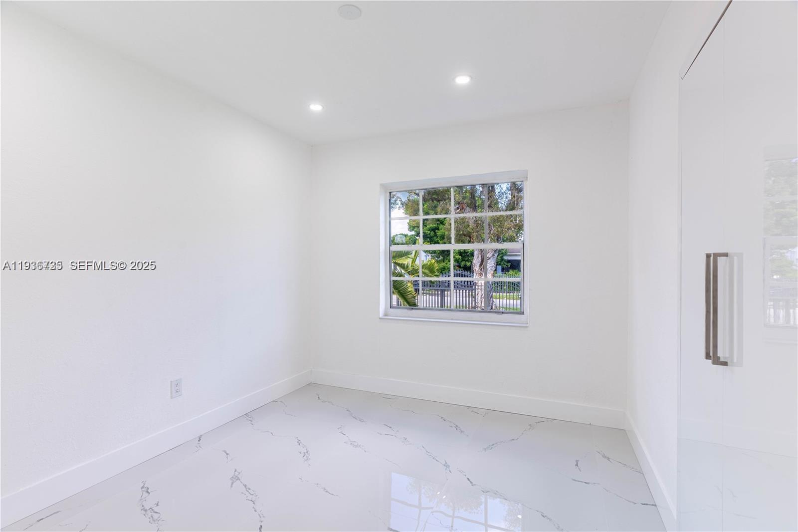 FLAMINGO VILLAGE - Residential