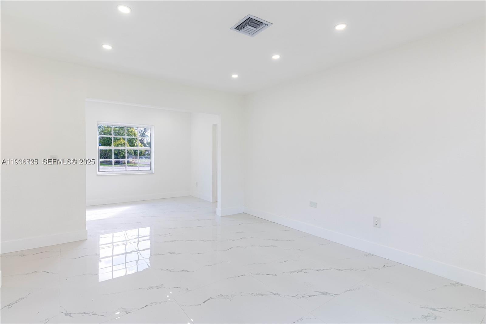 FLAMINGO VILLAGE - Residential