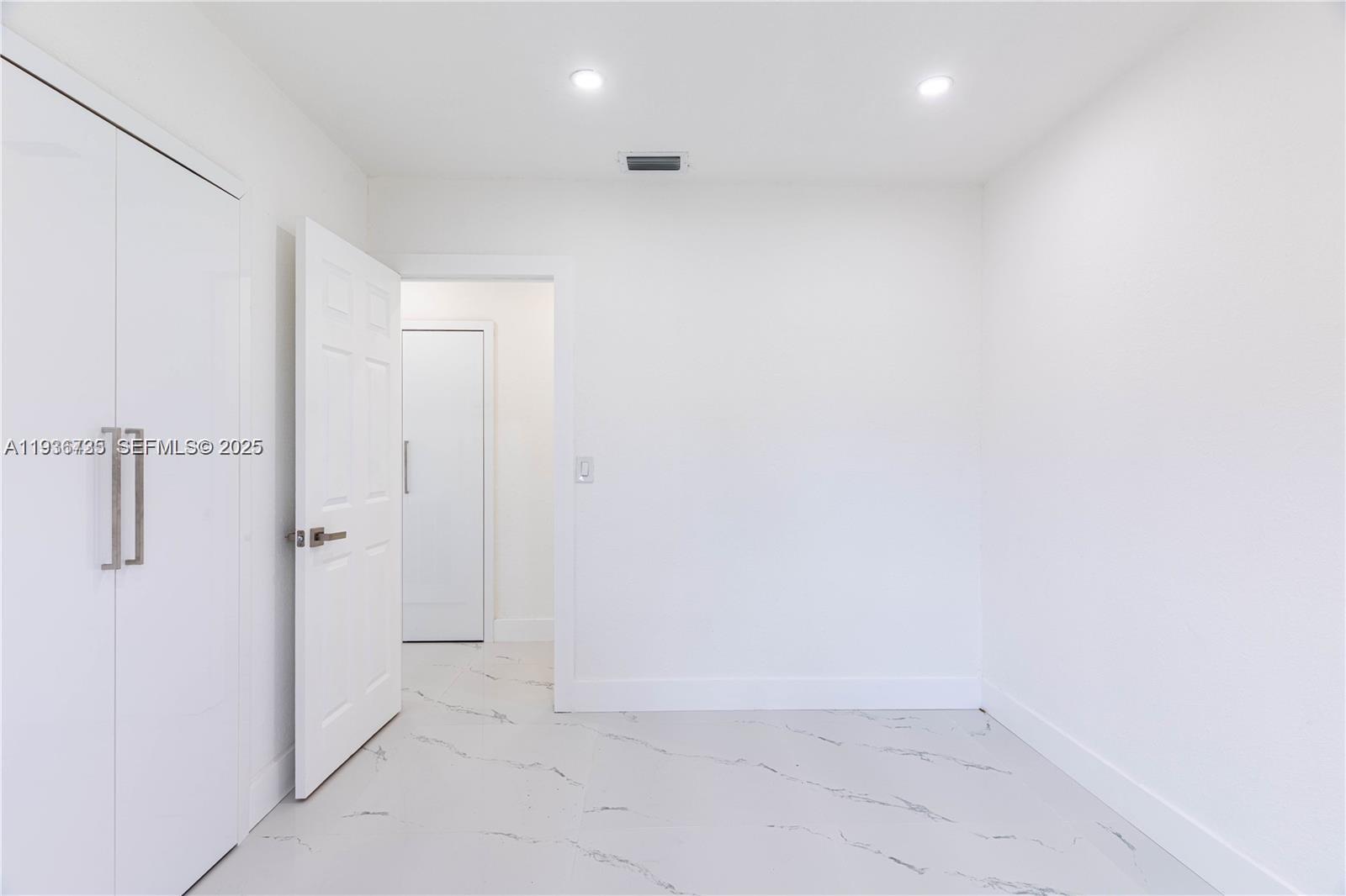 FLAMINGO VILLAGE - Residential