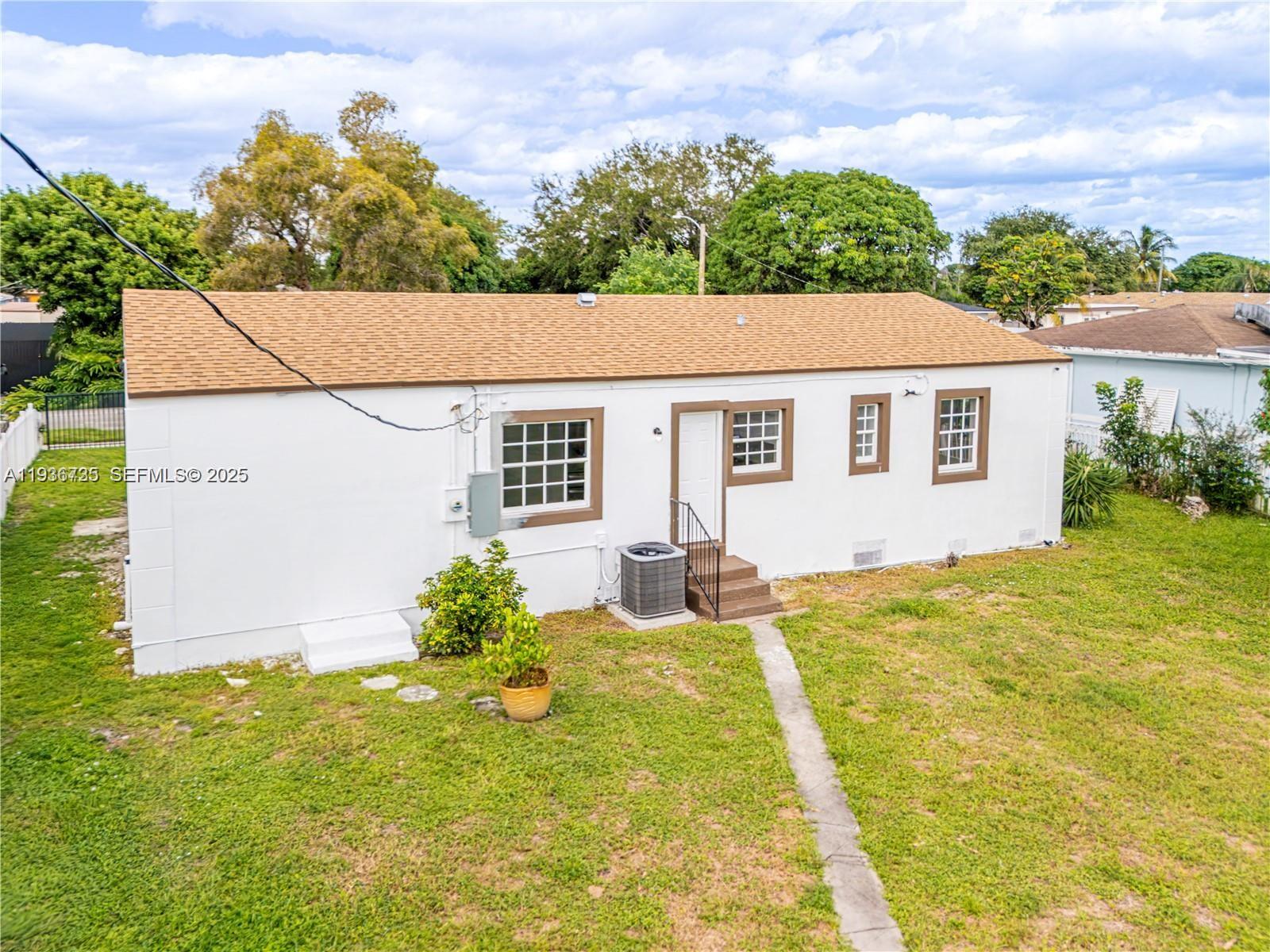 FLAMINGO VILLAGE - Residential