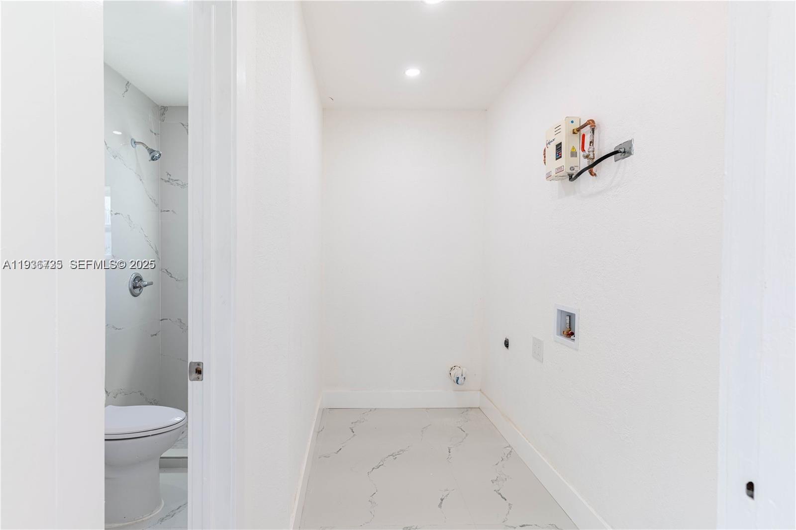 FLAMINGO VILLAGE - Residential