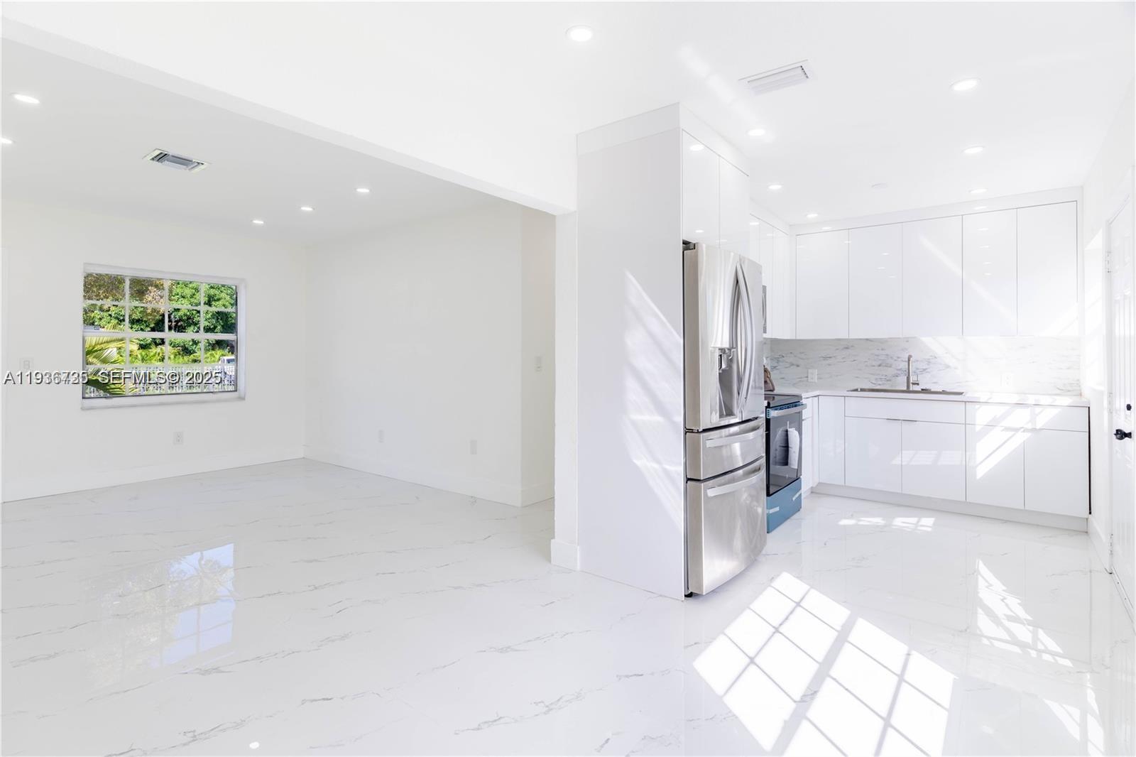 FLAMINGO VILLAGE - Residential