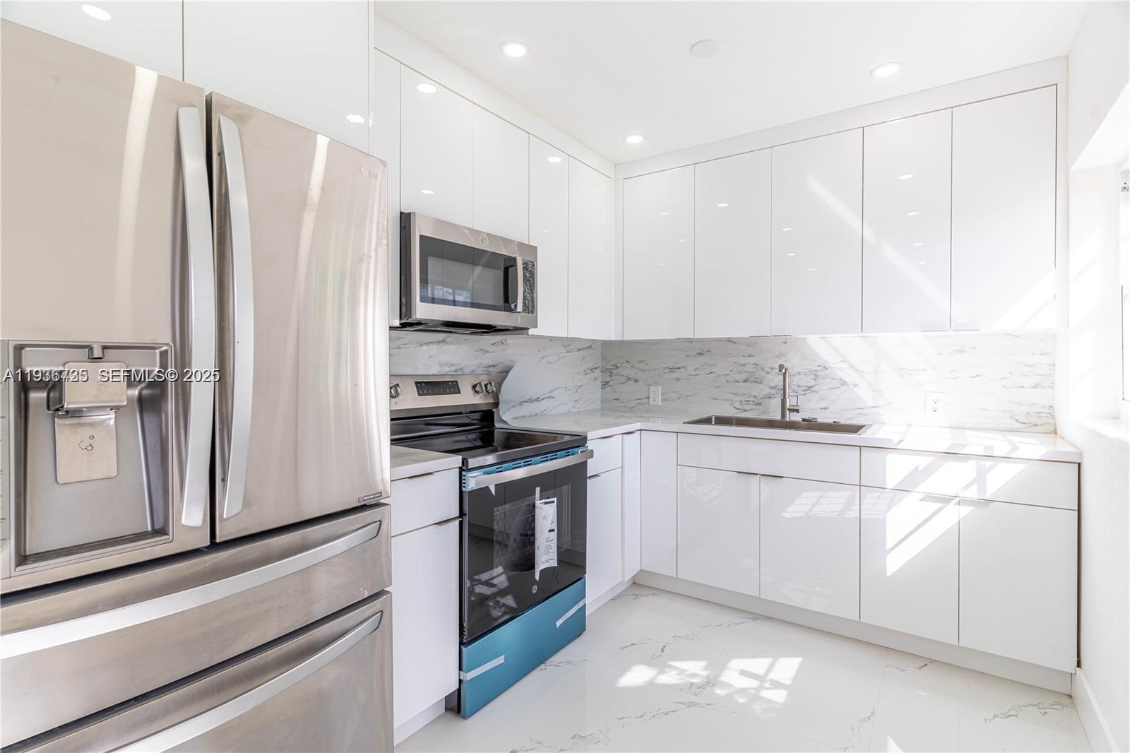 FLAMINGO VILLAGE - Residential