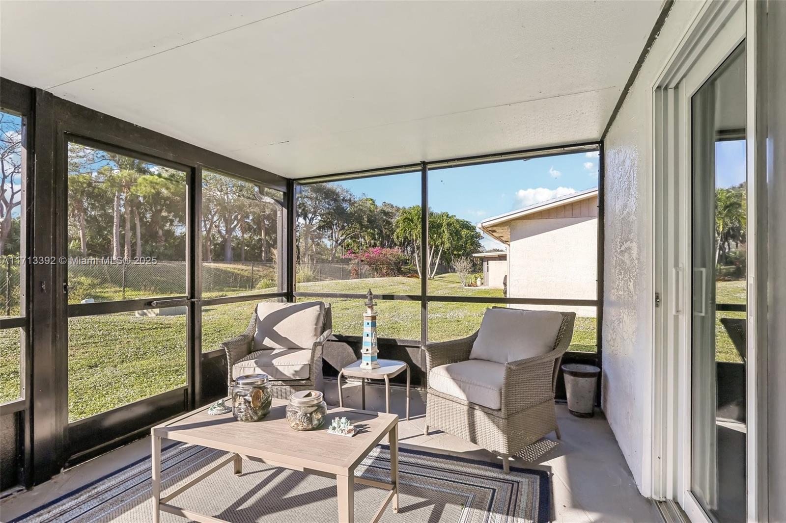 DELRAY VILLAS 2 - Residential