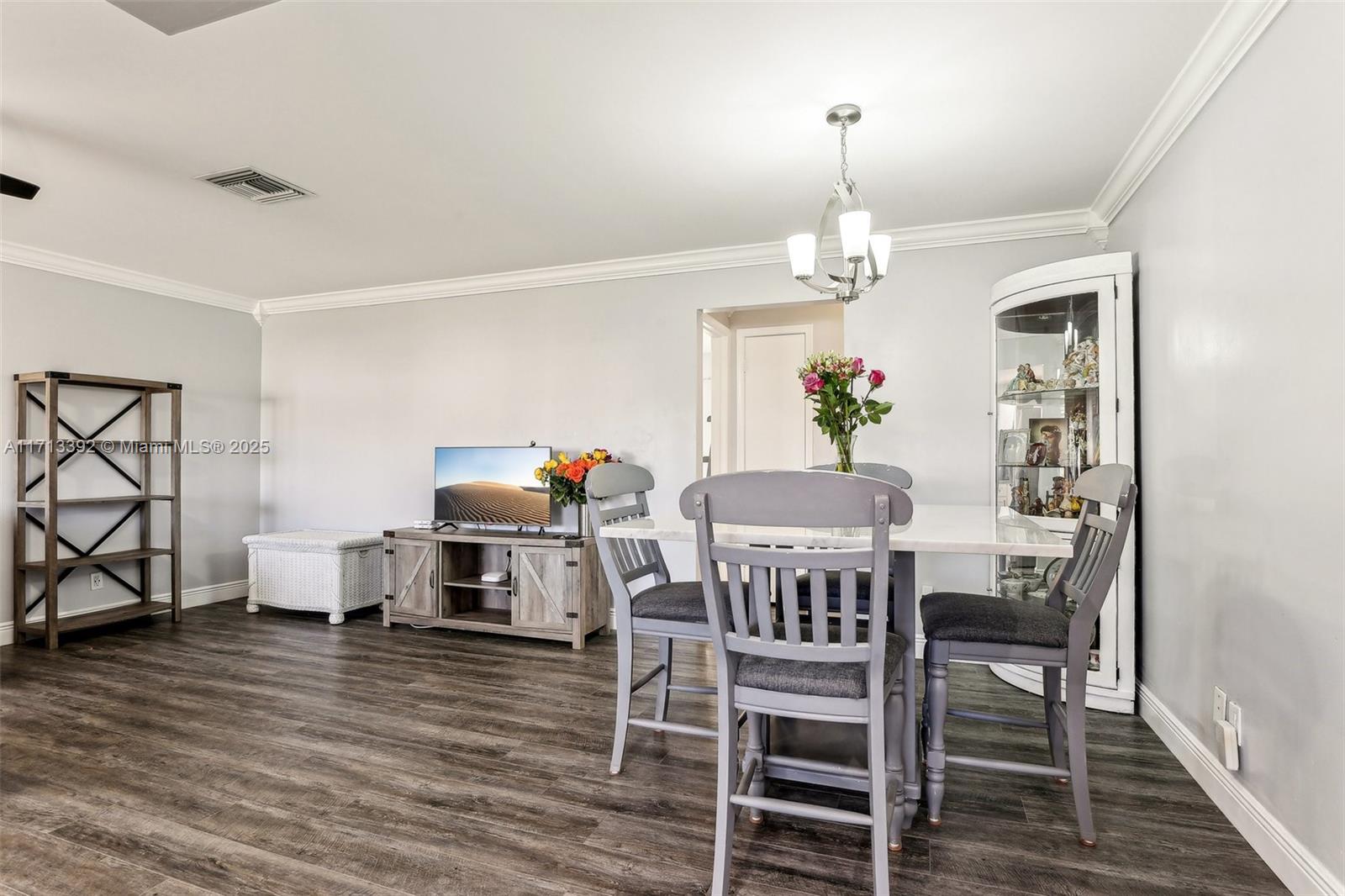 DELRAY VILLAS 2 - Residential