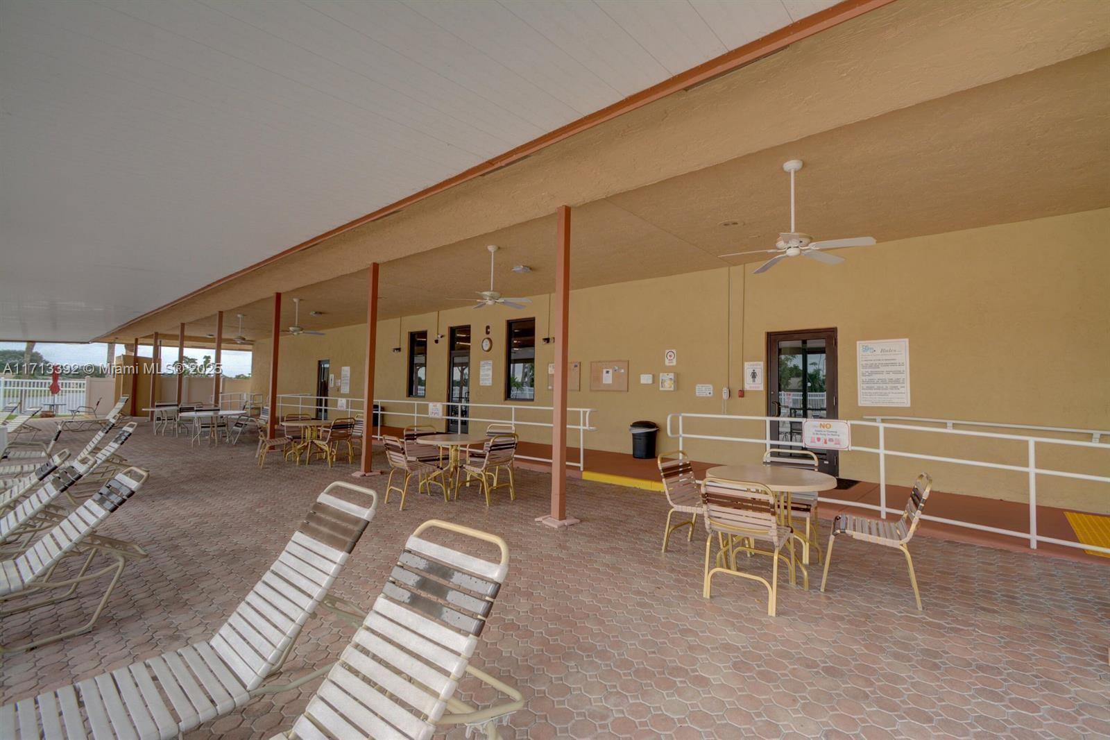 DELRAY VILLAS 2 - Residential