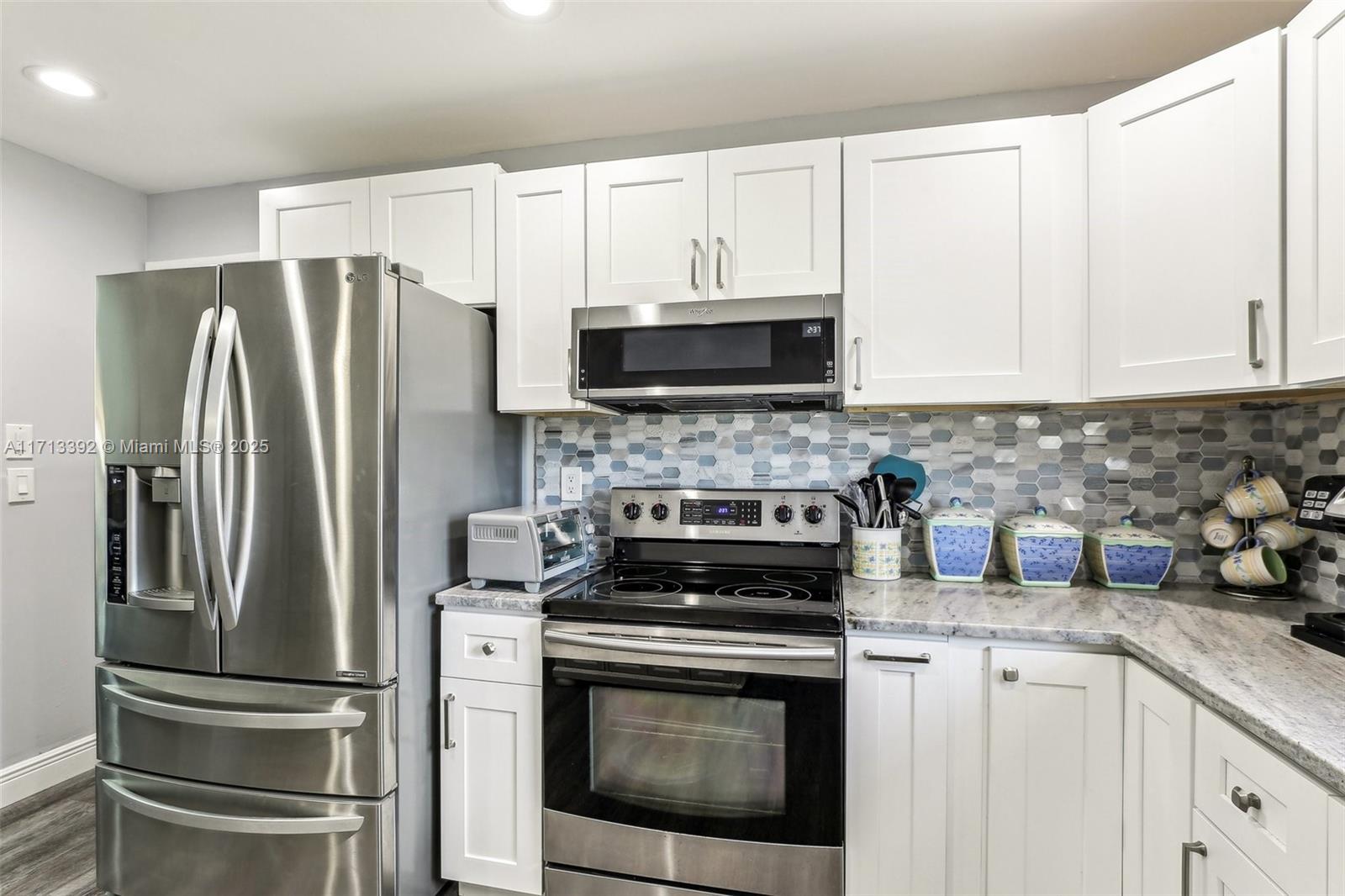 DELRAY VILLAS 2 - Residential