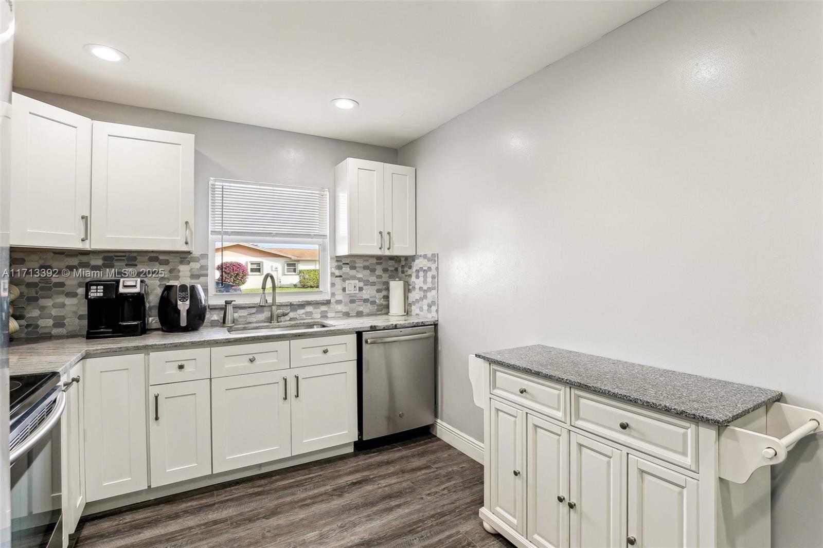 DELRAY VILLAS 2 - Residential