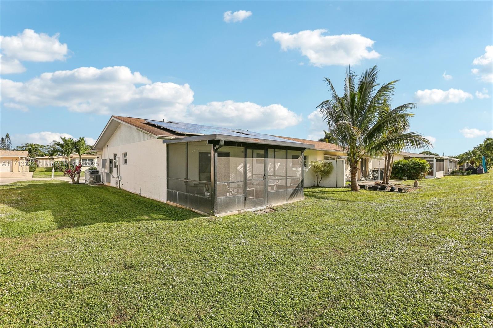 DELRAY VILLAS 2 - Residential