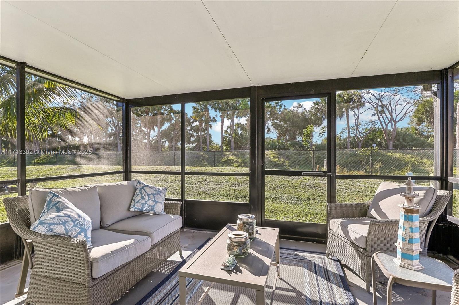 DELRAY VILLAS 2 - Residential