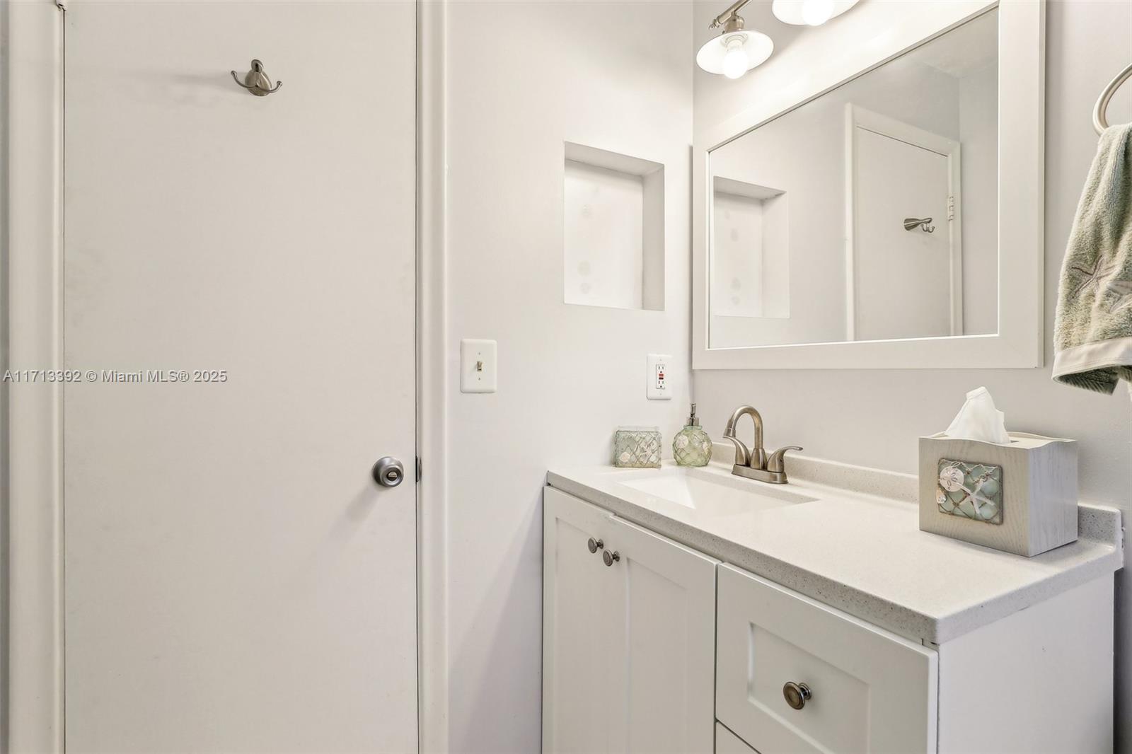 DELRAY VILLAS 2 - Residential