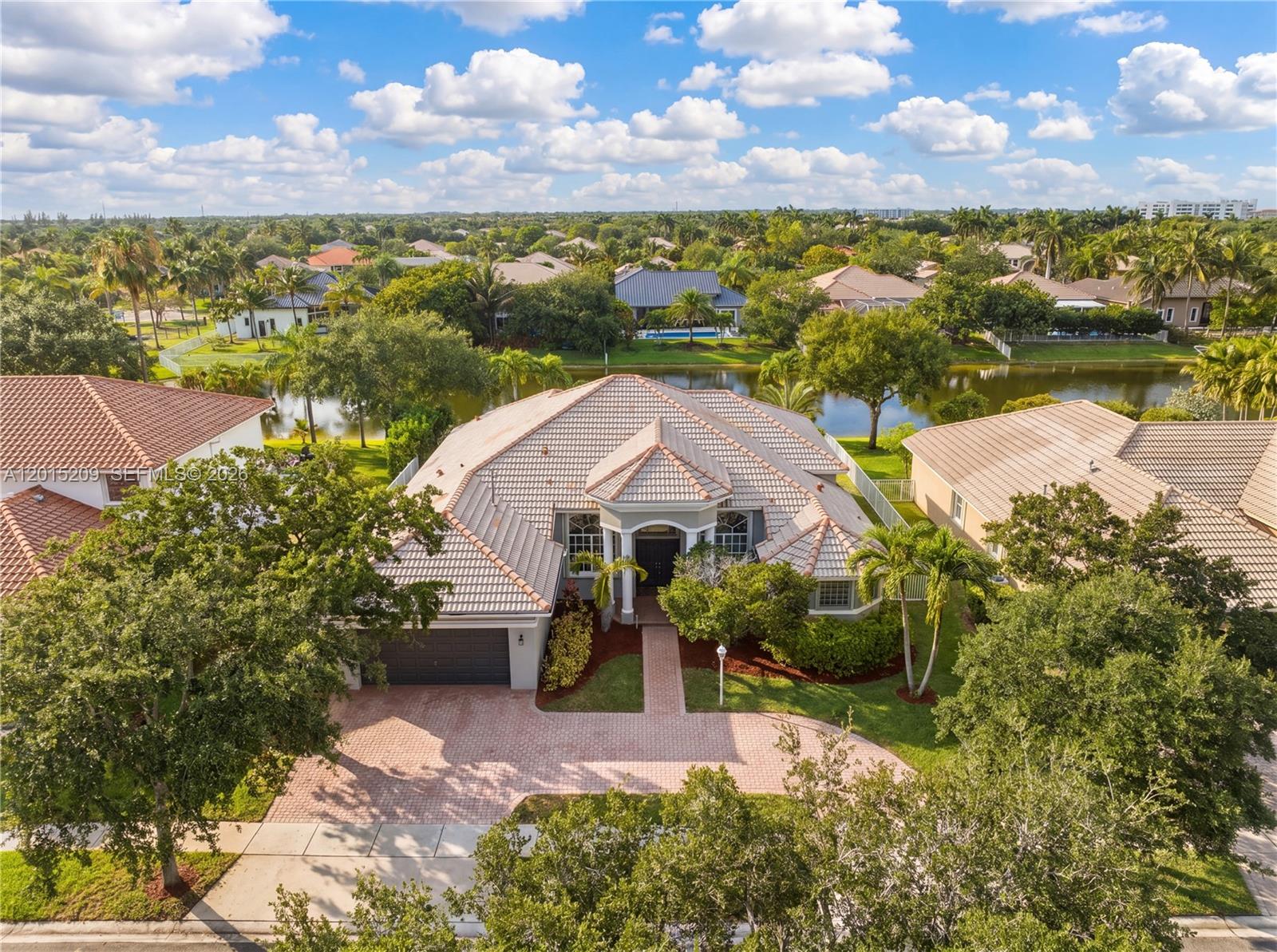PEMBROKE FALLS - Residential