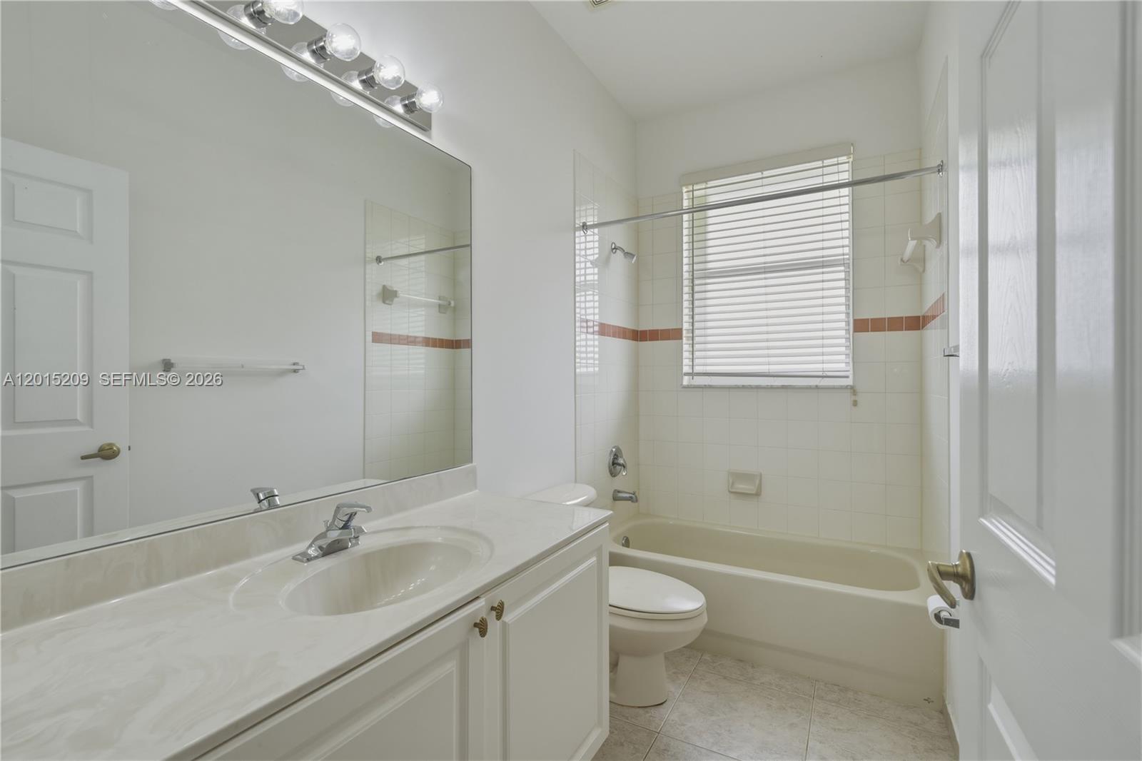 PEMBROKE FALLS - Residential
