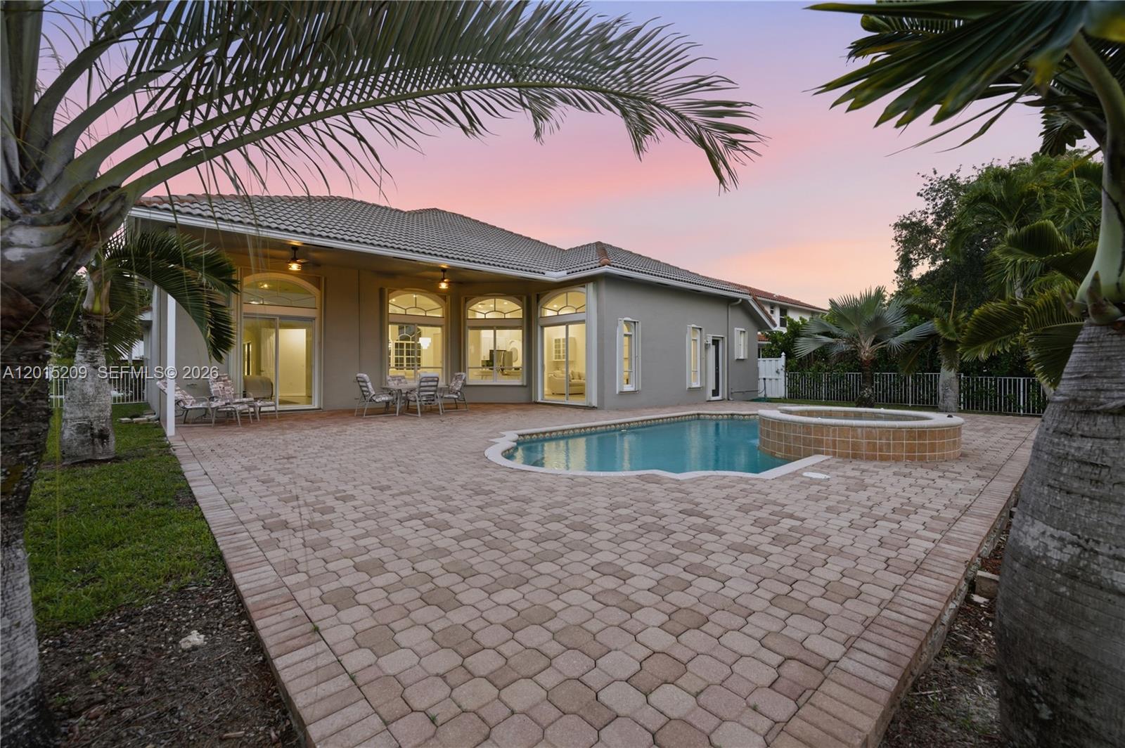 PEMBROKE FALLS - Residential