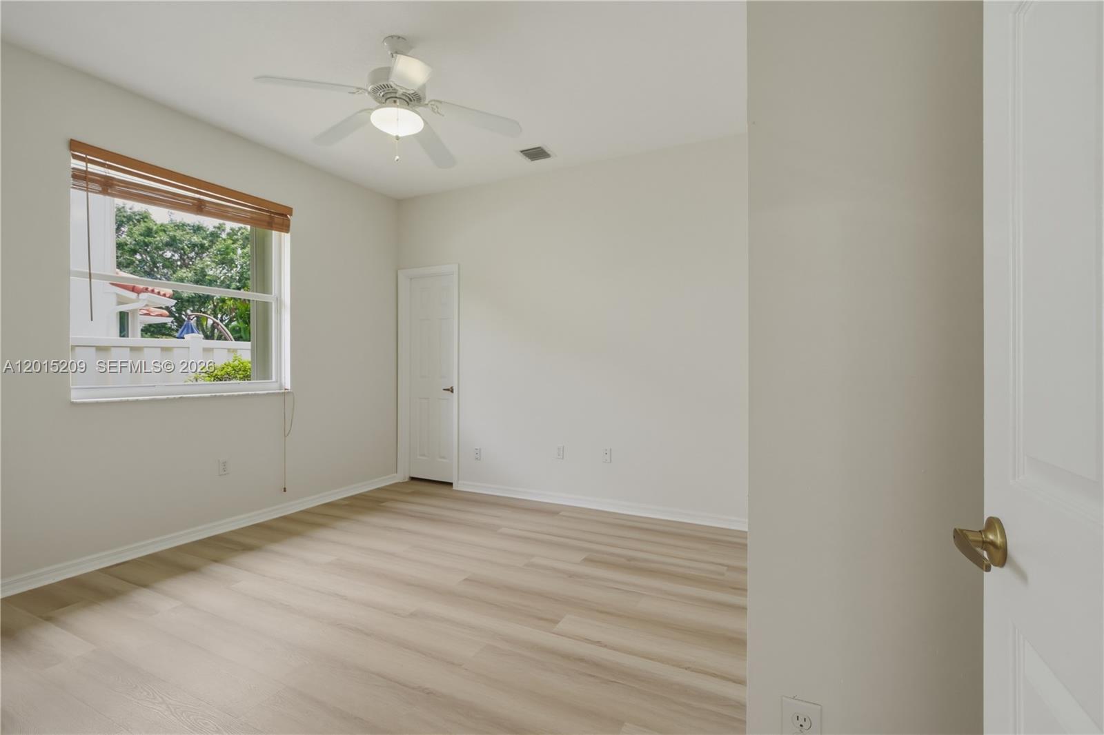 PEMBROKE FALLS - Residential