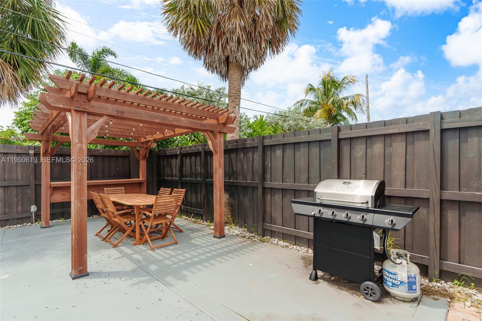 CORAL WOODS - Residential