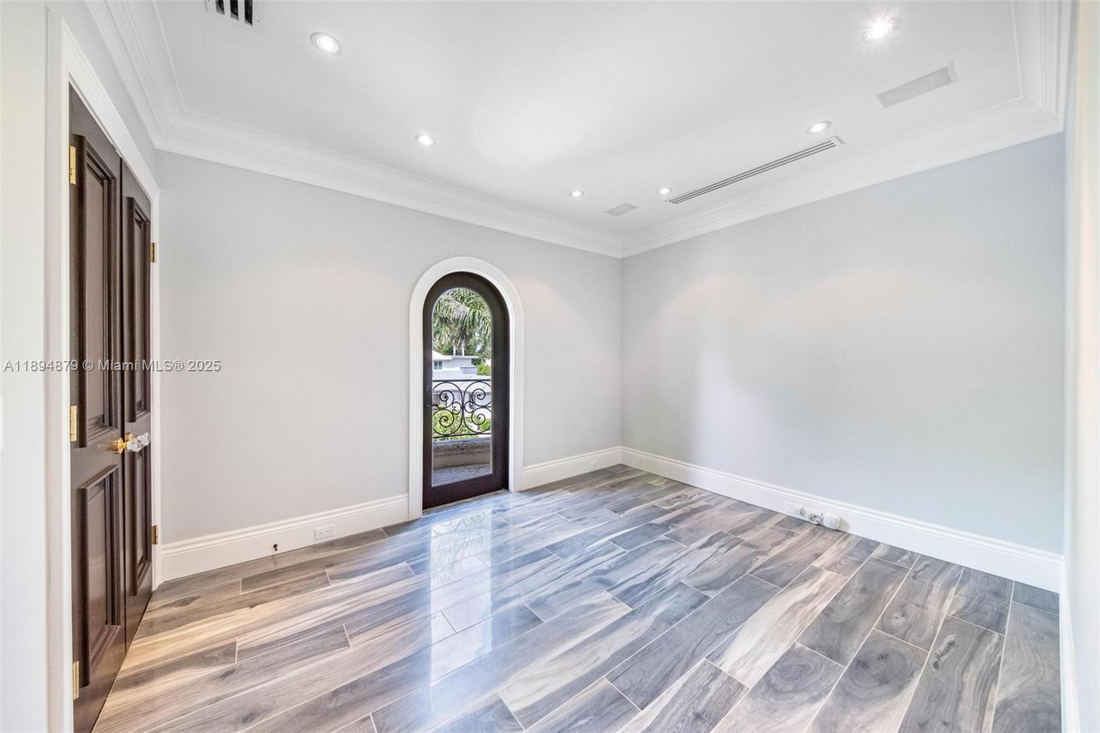 NORTH BAY ISLAND - Residential Lease