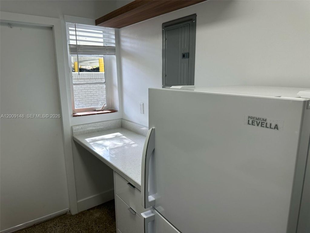 Photo of 417 SE 14th Ct #2, Fort Lauderdale, FL 33316 (MLS # A12009148)
