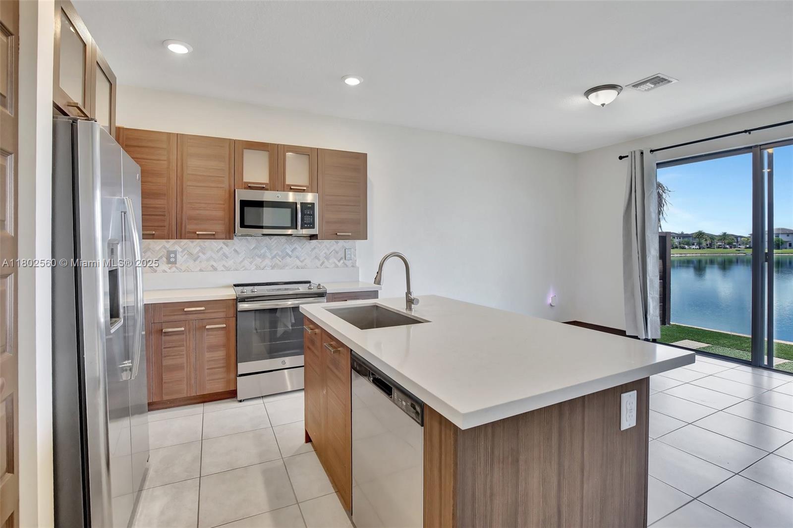 16011 Nw 91st Ct, Miami Lakes, Miami-Dade County, Florida - 3 Bedrooms  
3 Bathrooms - 