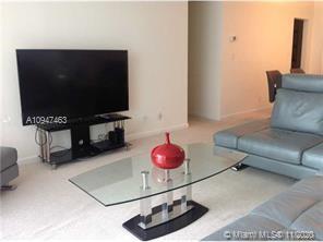 RESIDENCES ON HOLLYWOOD B - Residential Lease