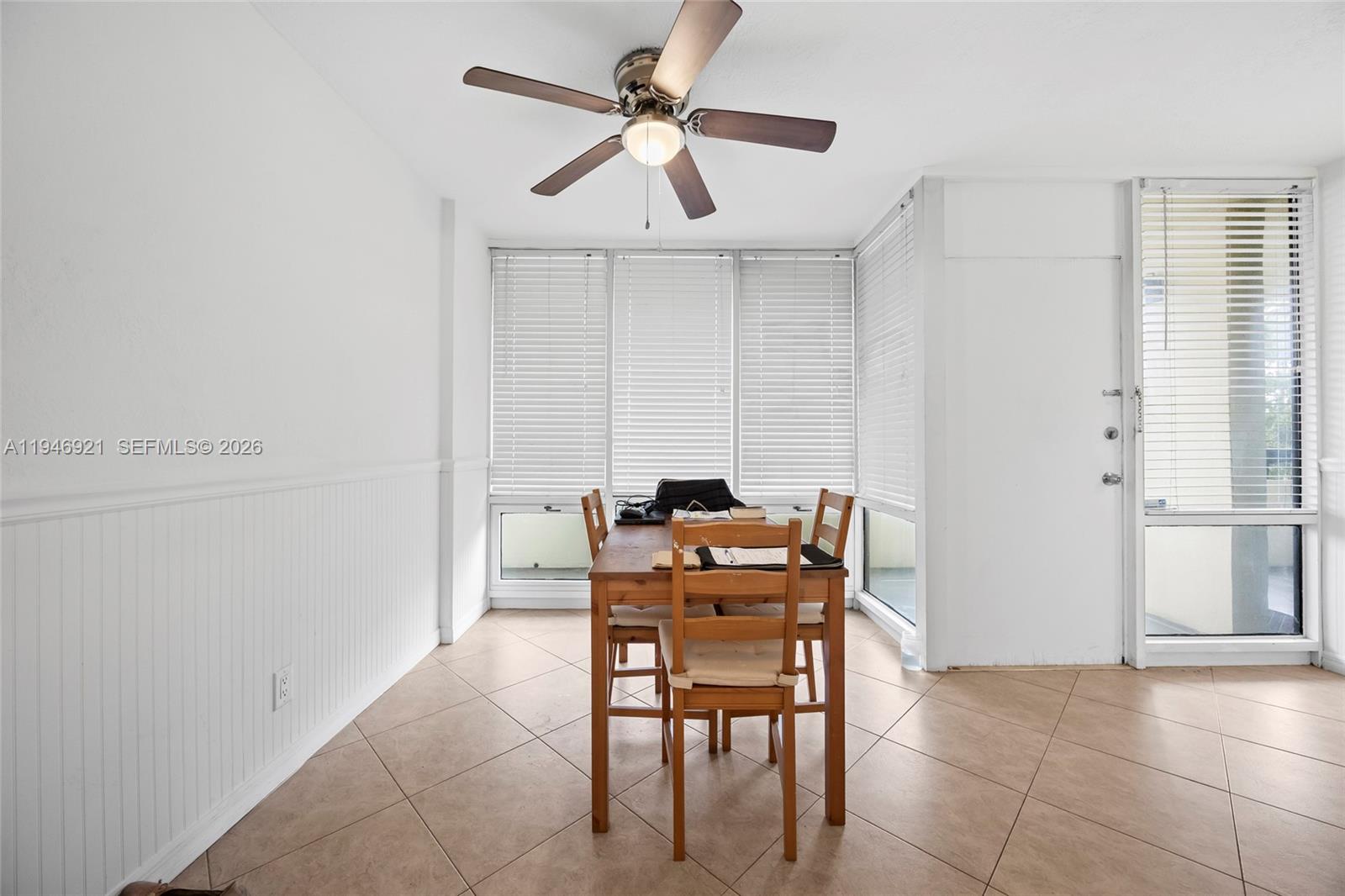 POINTE CONDO - Residential