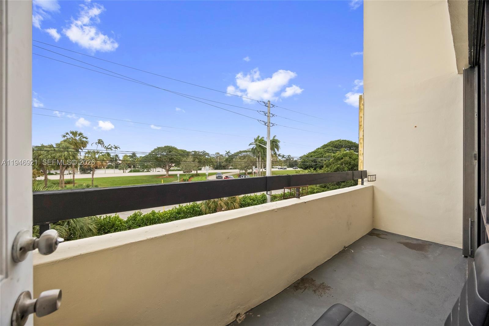 POINTE CONDO - Residential