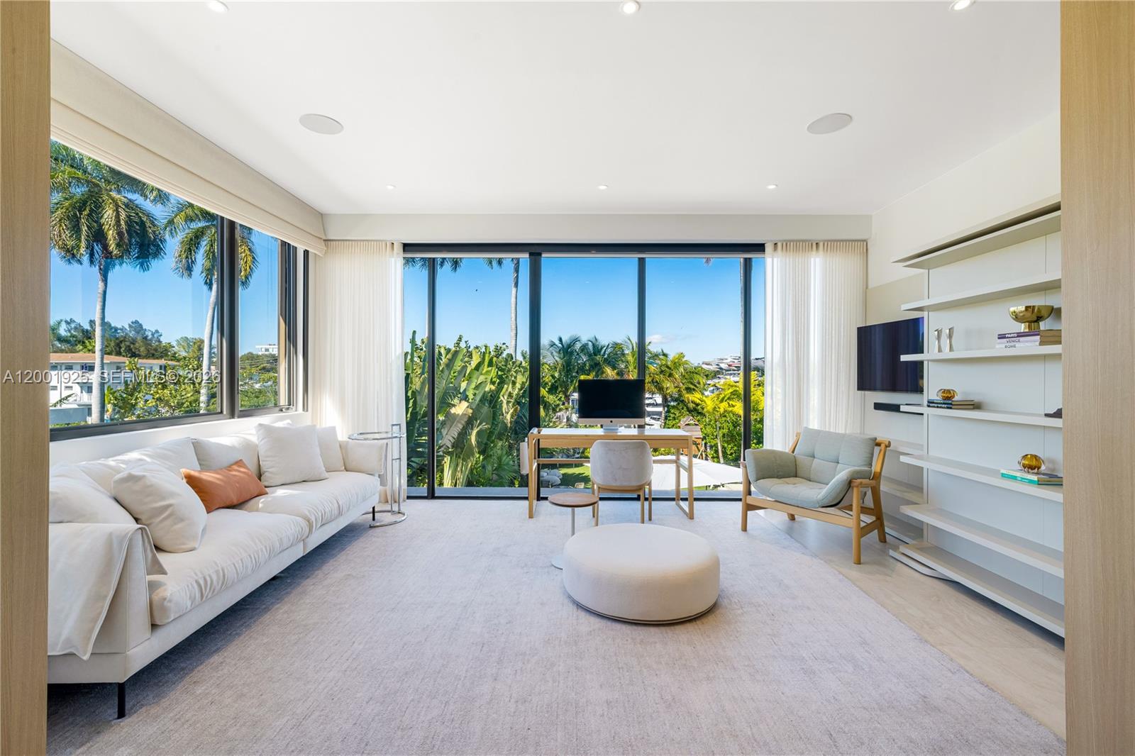 AQUA MARINE - Residential Lease