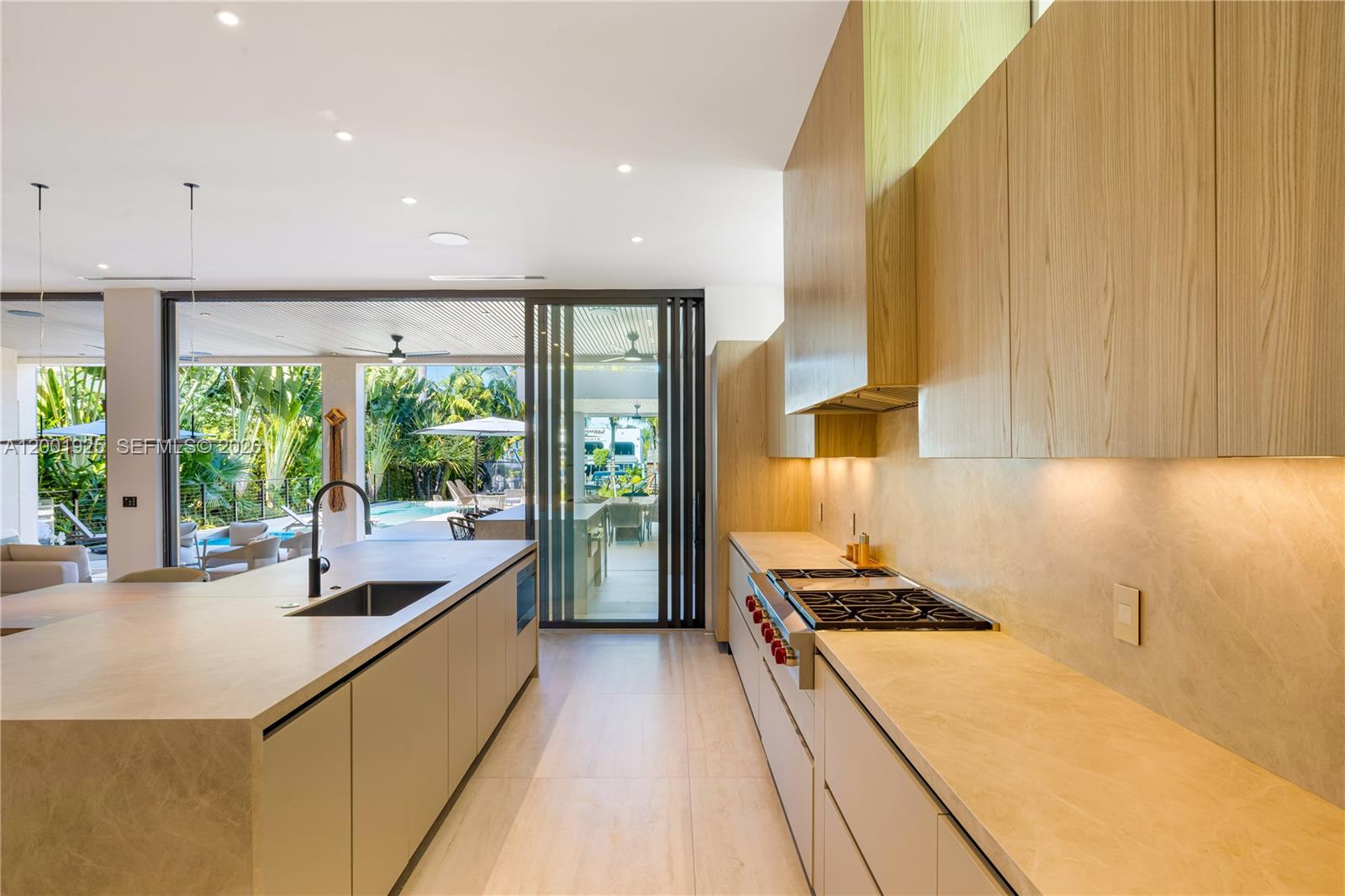 AQUA MARINE - Residential Lease