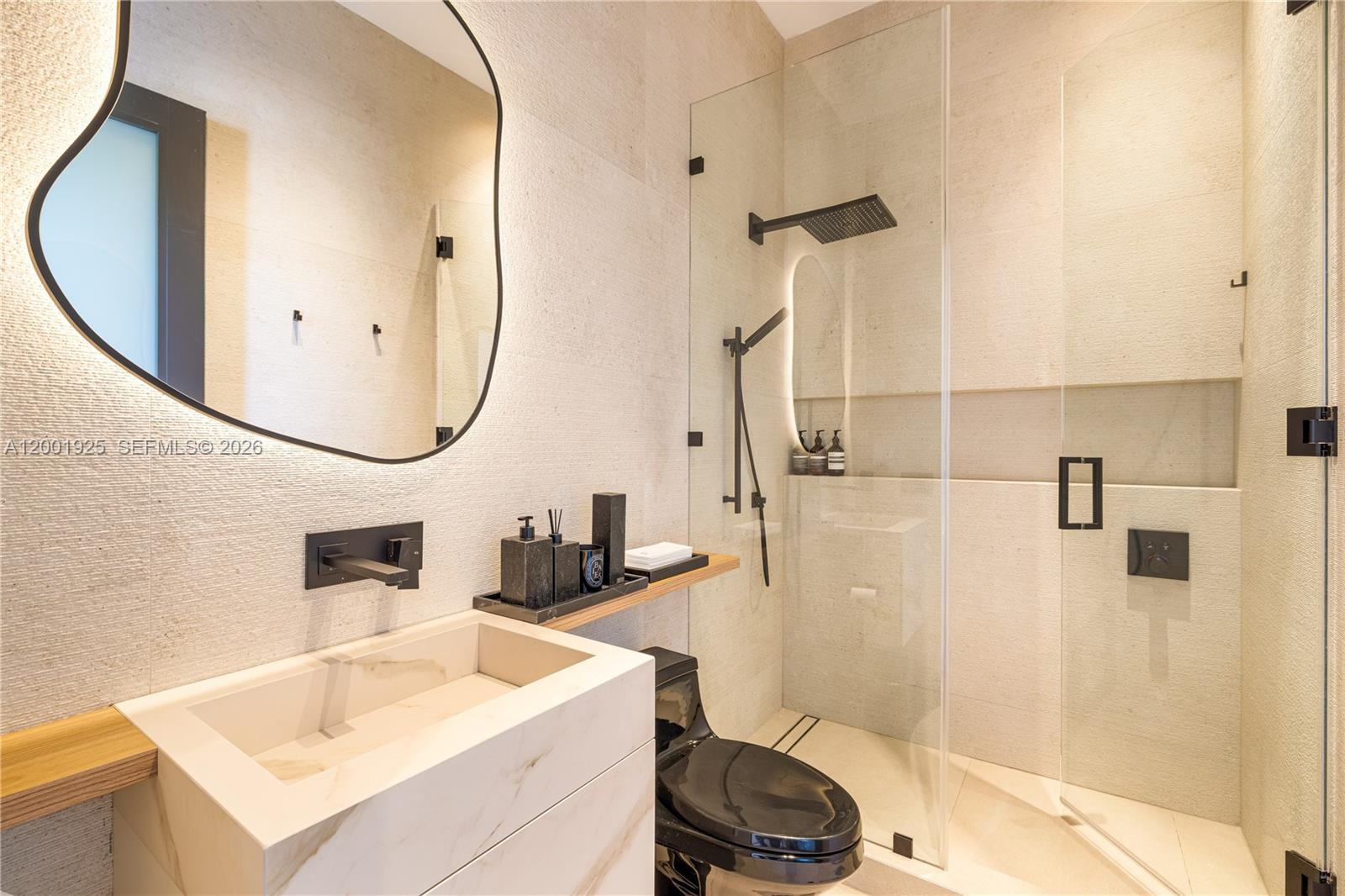 AQUA MARINE - Residential Lease