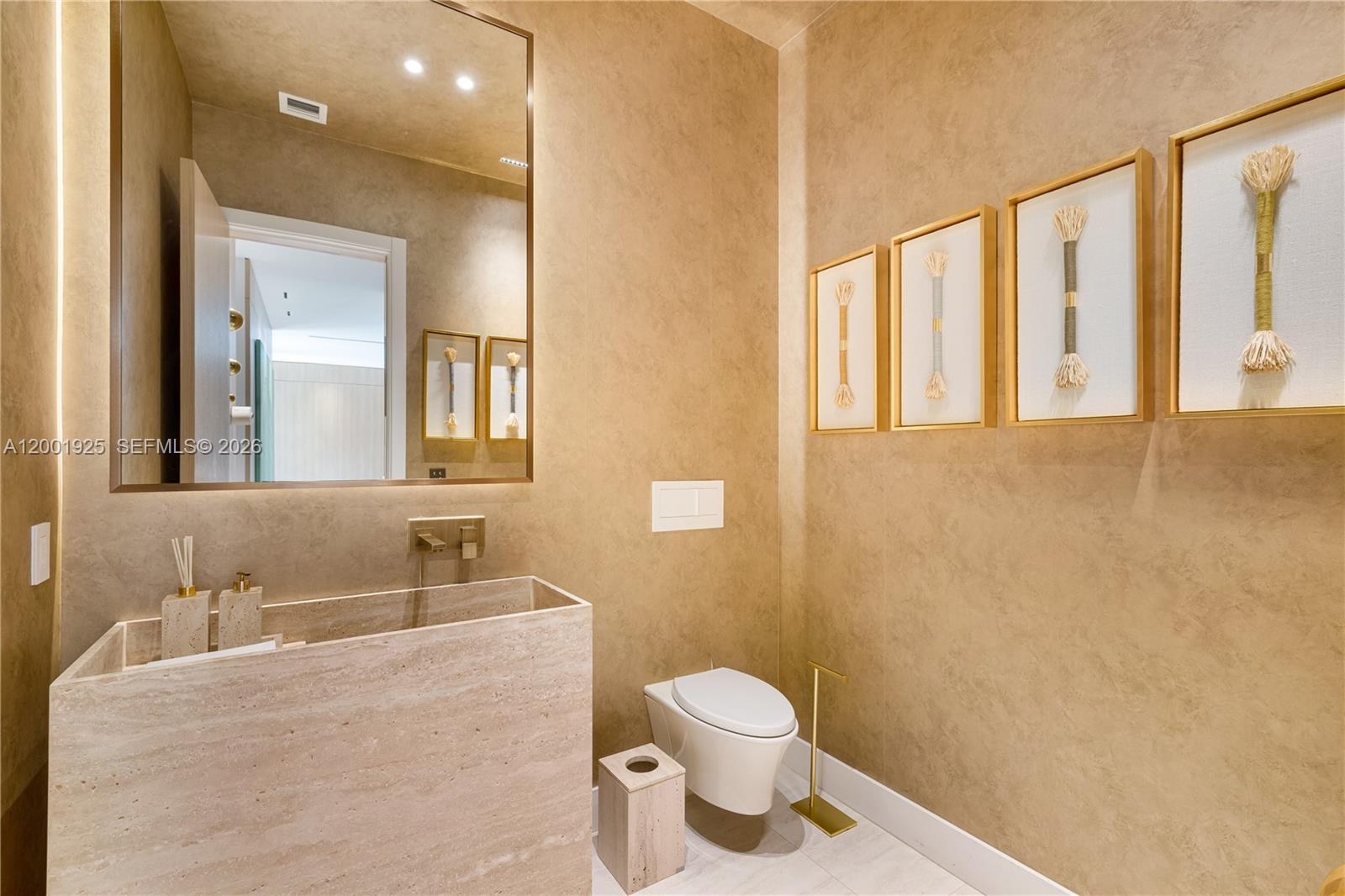 AQUA MARINE - Residential Lease