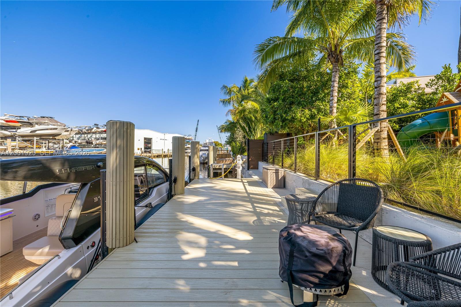 AQUA MARINE - Residential Lease