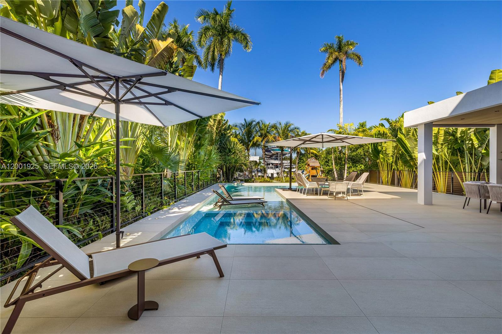 AQUA MARINE - Residential Lease