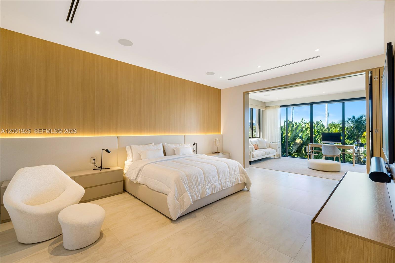 AQUA MARINE - Residential Lease