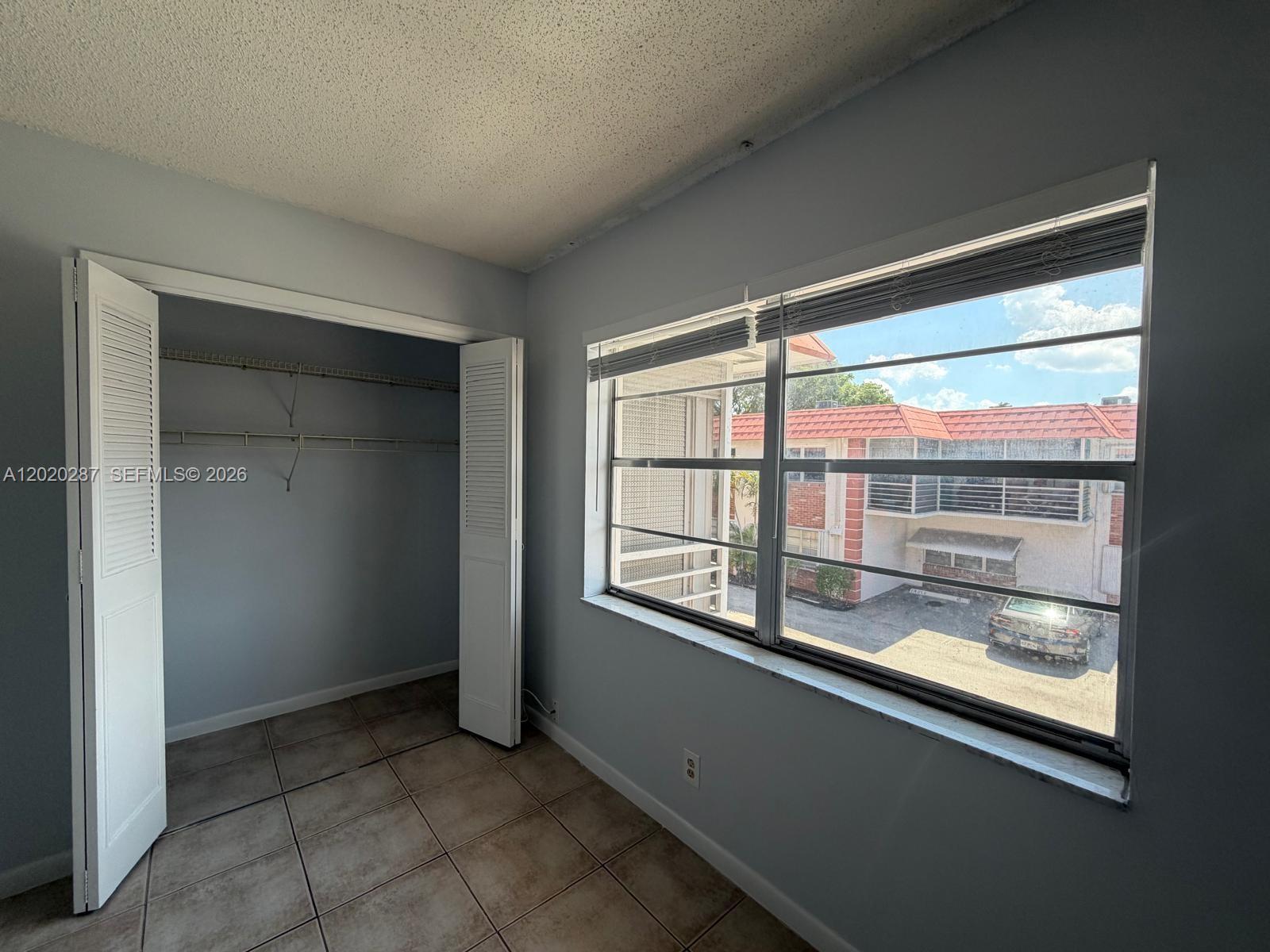 EVERETT ARMS NO 7 CONDO - Residential