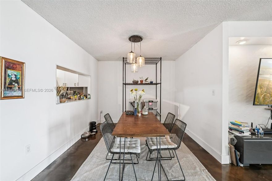 Direct ocean view from this spacious 1/2 in the residential part of Miami Beach.Large bedroom with walk in closet in a very walk friendly neighborhood on Collins Avenue. Secure lobby and building, heated pool, gym, barbecue area, 24 hour front desk. All the necessary amenitues. Building faces the ocean, with a beautiful park and boardwalk and pleanty of local restaurants, supermarket and drugstore within a short walking distance.