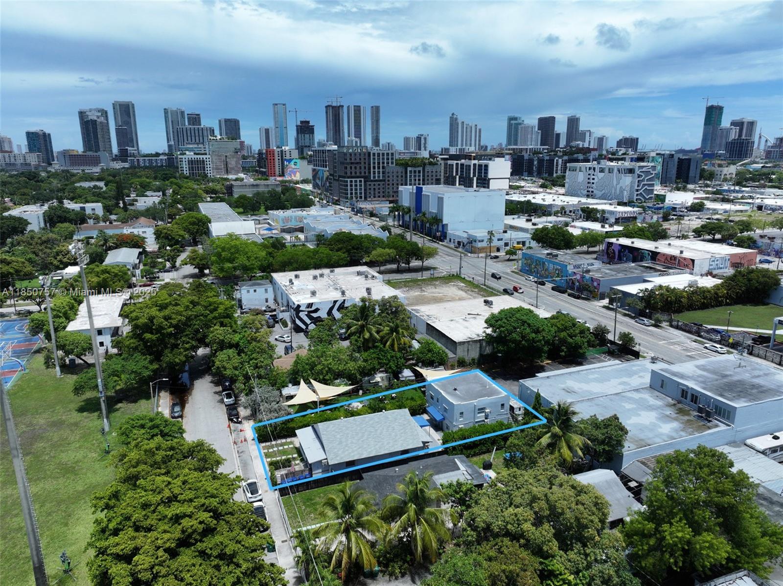 550 NW 30th St