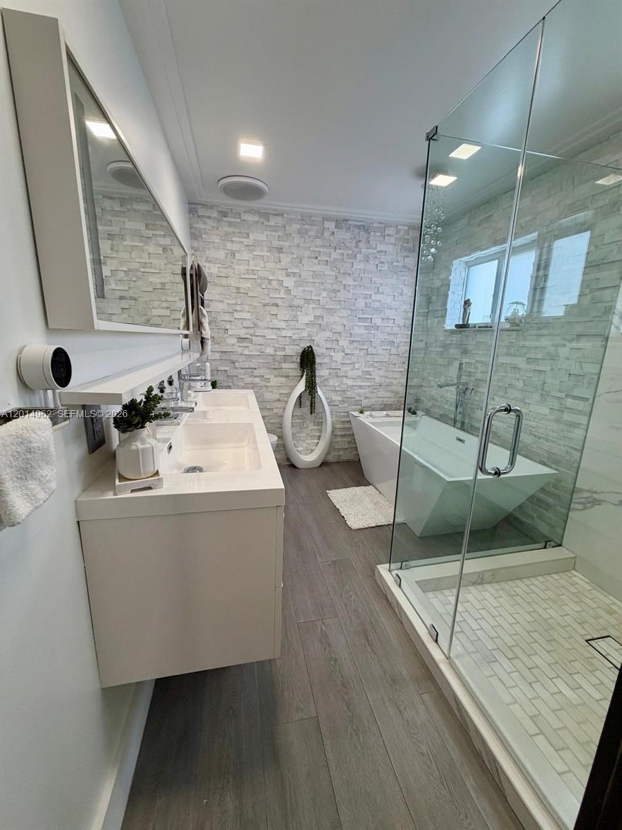 LAKES OF ACADIA UNIT 6 - Residential