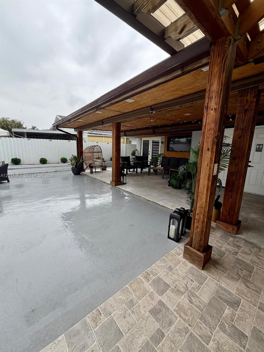 LAKES OF ACADIA UNIT 6 - Residential
