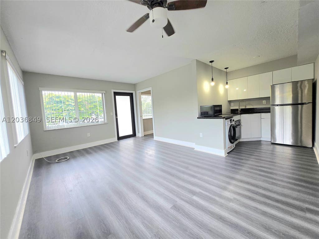 Photo of 335 SW 20th St #6, Fort Lauderdale, FL 33315 (MLS # A12036849)