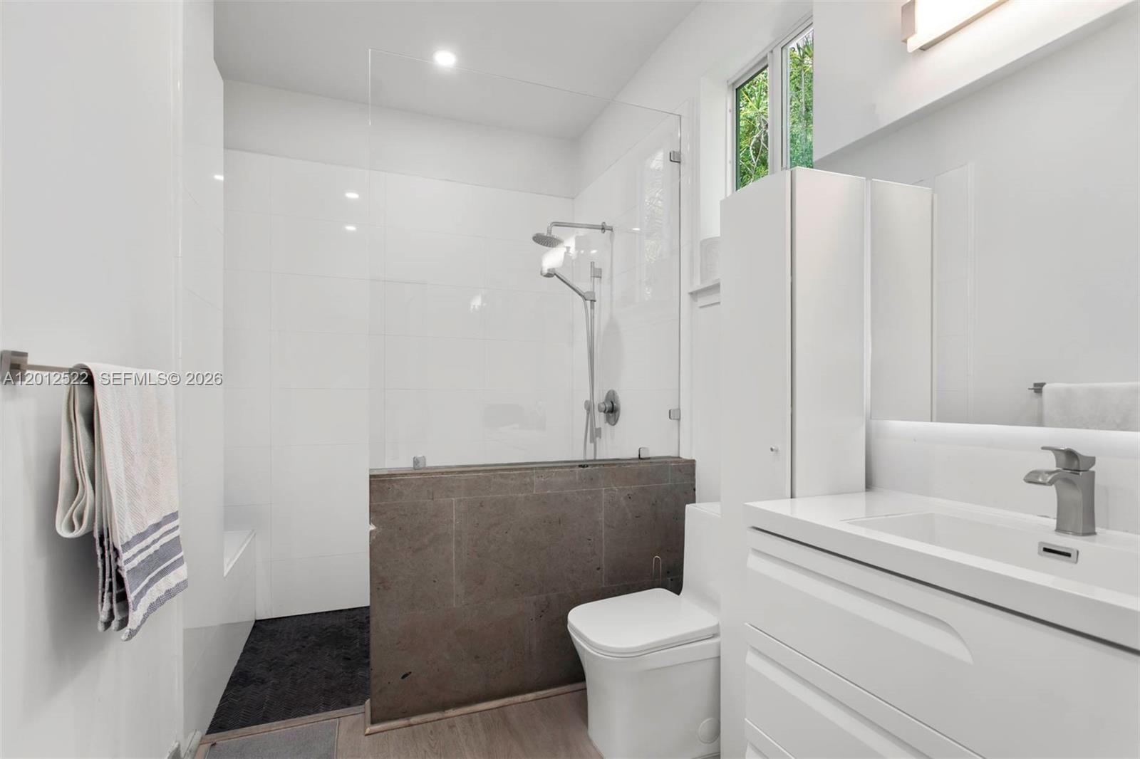 CORAL GABLES RIVIERA SEC - Residential