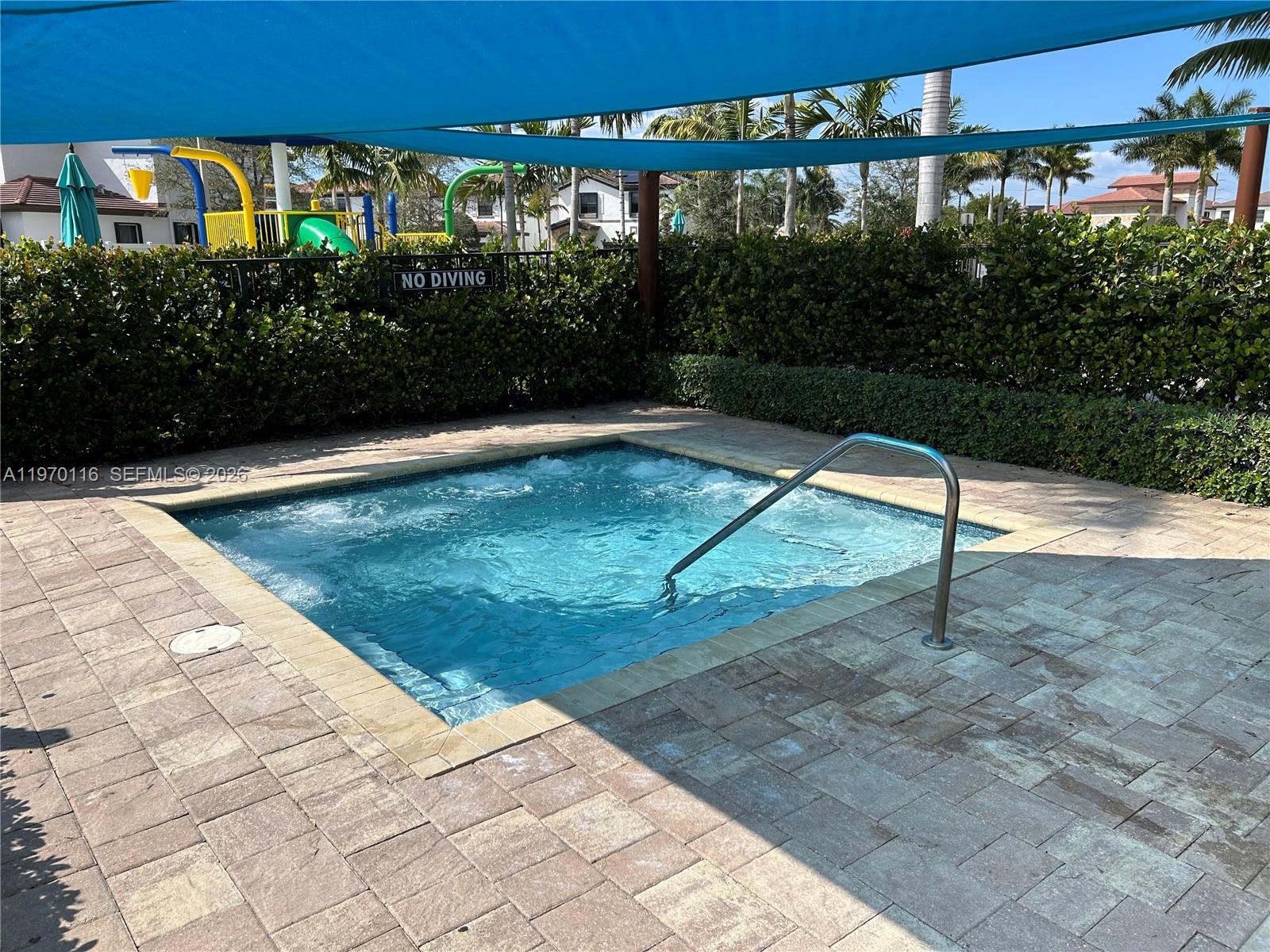 AQUABELLA SECTION ONE - Residential