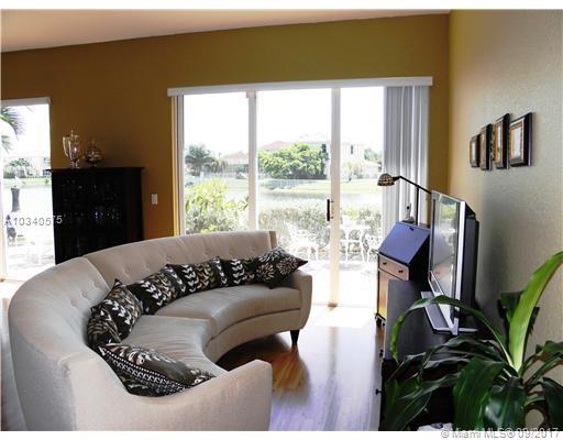 POD 10 AT MONARCH LAKES - Residential