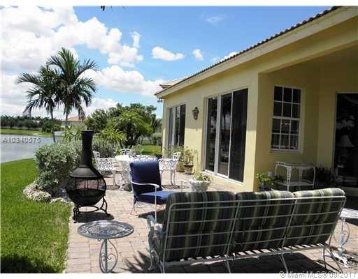 POD 10 AT MONARCH LAKES - Residential