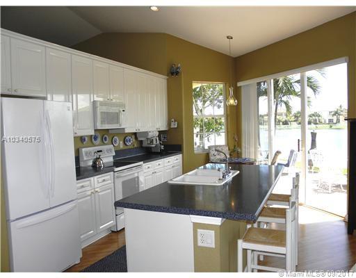 POD 10 AT MONARCH LAKES - Residential