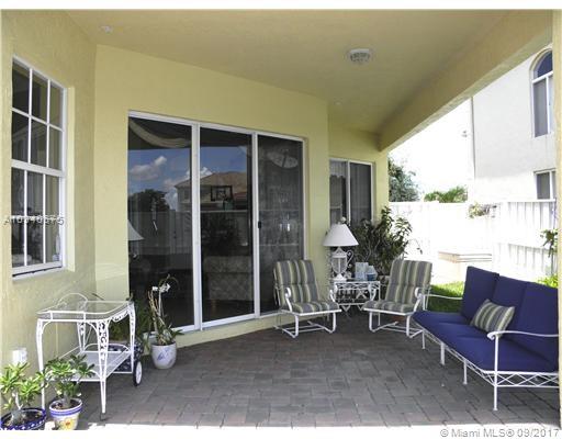 POD 10 AT MONARCH LAKES - Residential