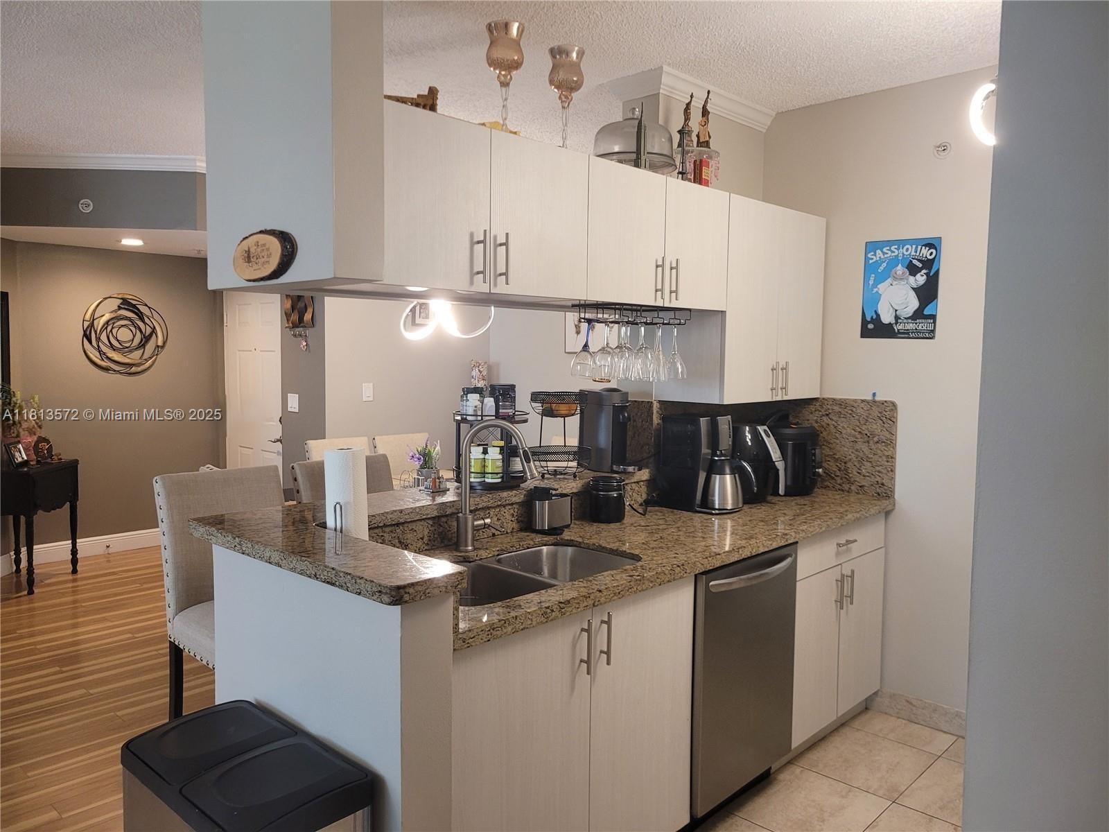 PORTO BELLAGIO CONDO - Residential